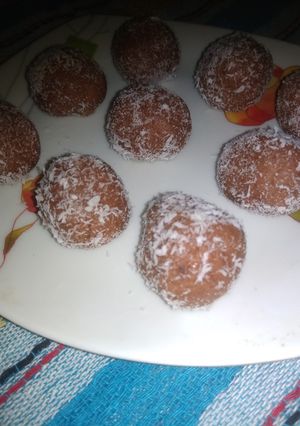 A picture of Marie biscuits ladoo.