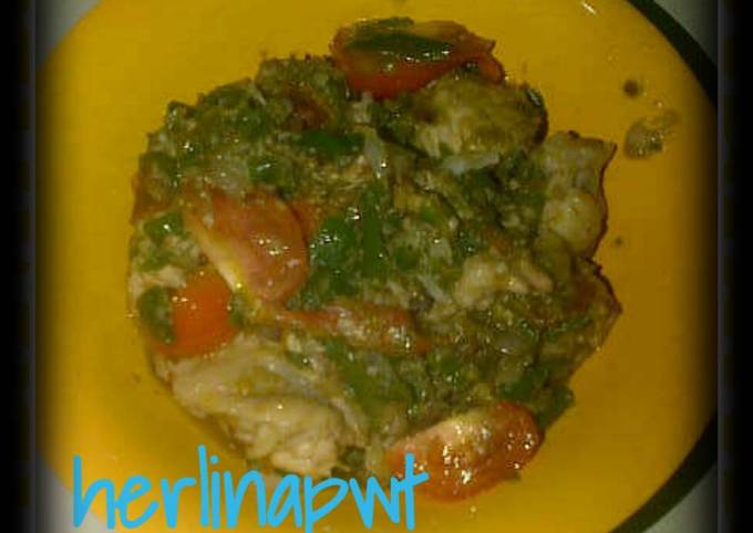 Ternyata begini loh! Bagaimana cara membuat Ayam Tumis Cabe Ijo yang menggugah selera