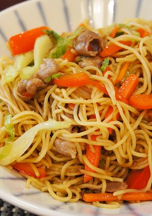 A picture of Japanese Pork Yakisoba (豚肉焼きそばの作り方).