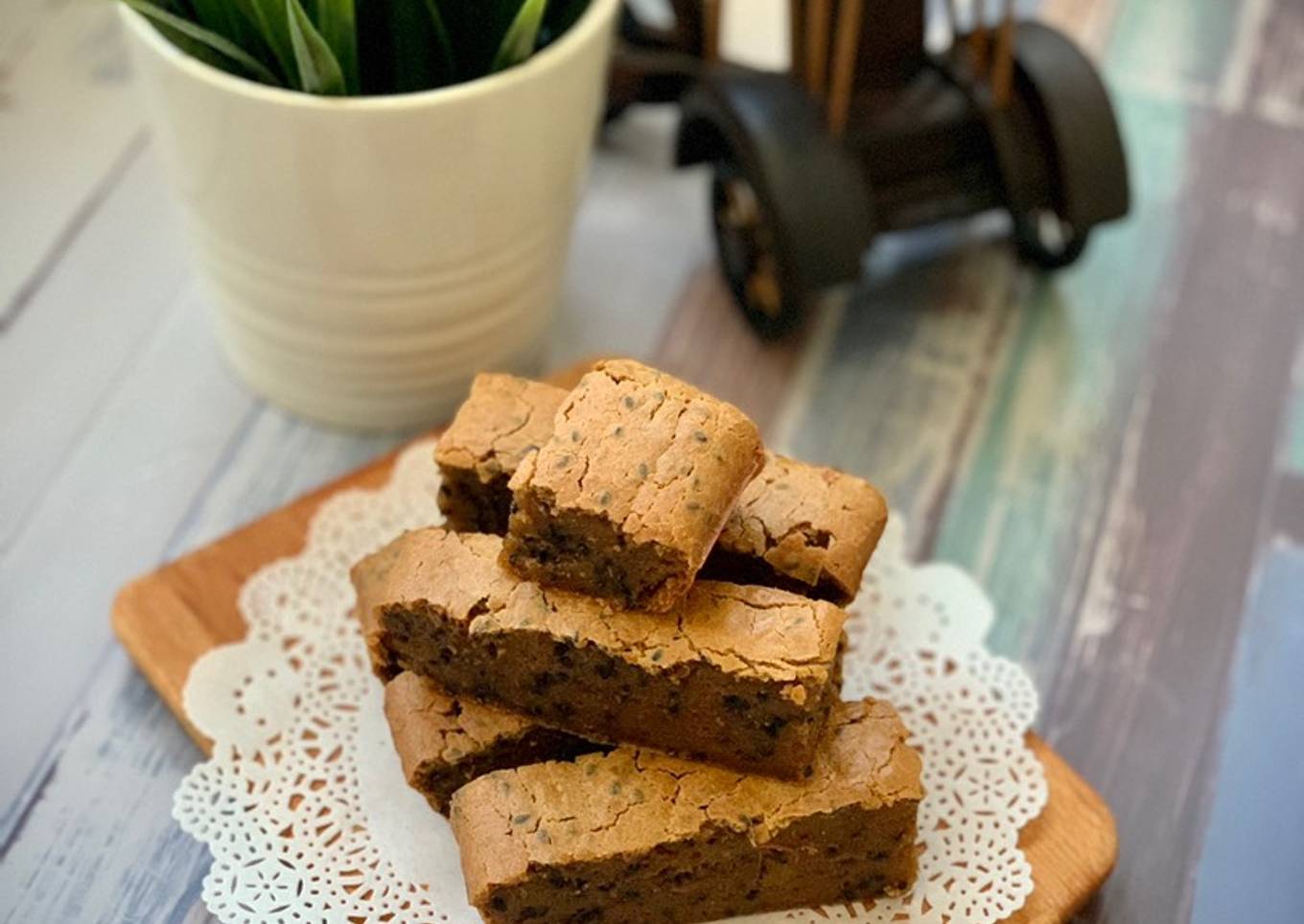 Black Sesame Sweet Potato Mochi Cake