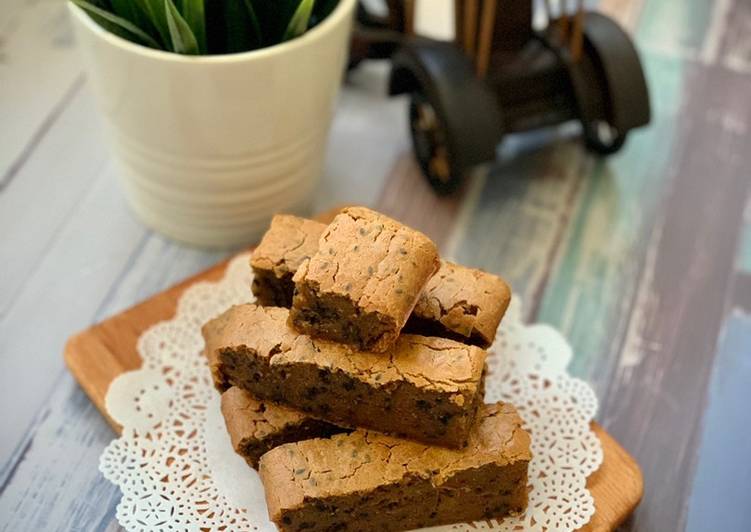 Black Sesame ? Sweet Potatoes Mochi Cake