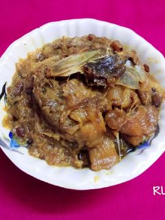 ইলিশ মাছের মাথা দিয়ে কচুর শাক(Elish macher matha diye kachur shaak recipe in Bengali) রেসিপির প্রধান ছবি
