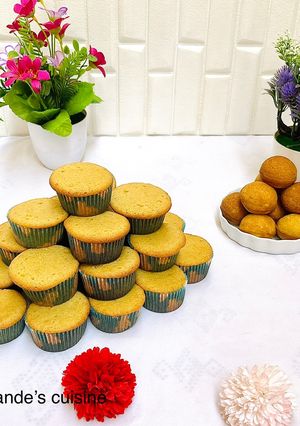 A picture of 50pcs vanilla cupcakes.
