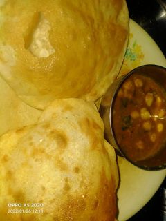छोले भटूरे (chole bhature recipe in Hindi) रेसिपी मुख्य फोटो