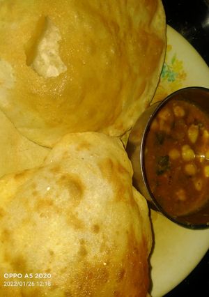 छोले भटूरे (chole bhature recipe in Hindi) रेसिपी मुख्य फोटो