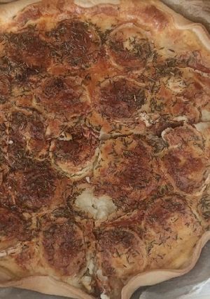 Une photo de Quiche chèvre oignons et miel 🍯