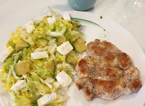 Una foto de Combinado de pollo #equilibrado y #lowcarb