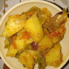 Potato and capsicum veg A picture of Potato and capsicum veg.