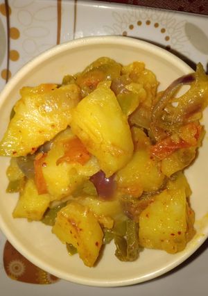A picture of Potato and capsicum veg.