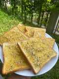 Garlic black pepper bread