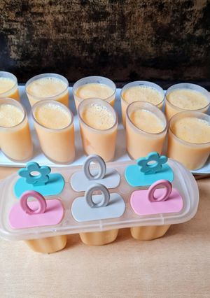 Una foto de Heladitos fáciles de dos ingredientes 🍦 Polos de durazno en conserva 🍑