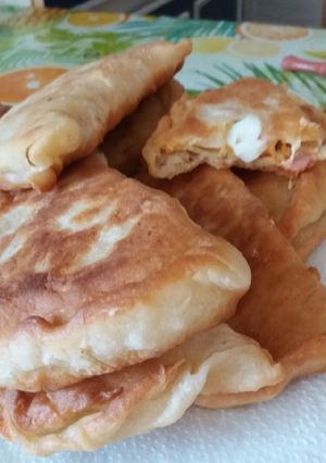 Töltött lángos recept fotója