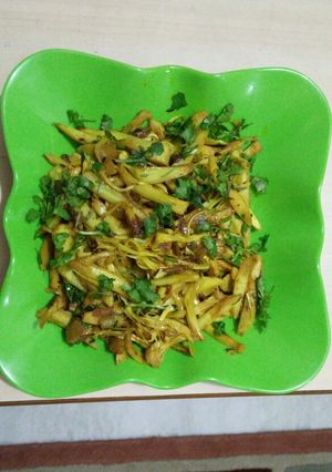 A picture of Jackfruit fried in Onion.