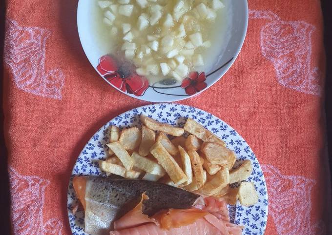 Smoked Salmon and chips with Apple Sauce