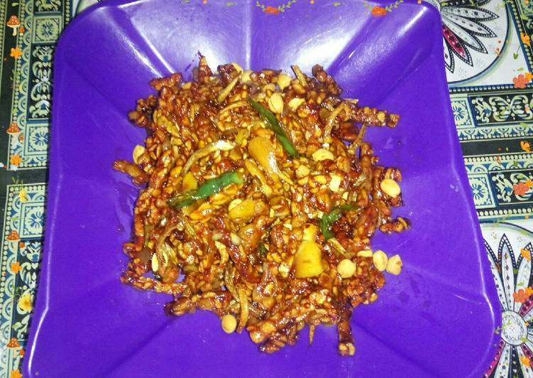 Proses Menyiapkan Tempe kering kecap pedas manis Anti Gagal