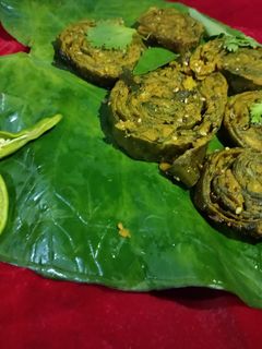પાત્રા=(patra in gujarati) રેસીપી મુખ્ય ફોટો