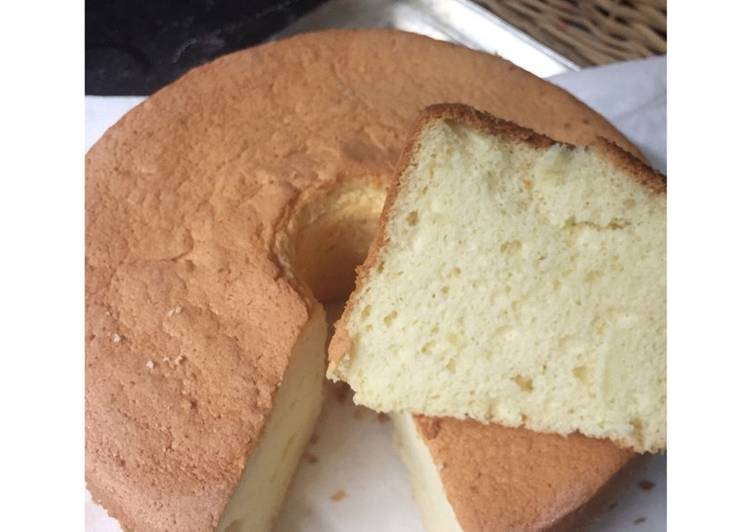 Vanilla chiffon cake