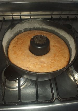 Una foto de Bizcocho de yogurt (sin huevo ni leche)