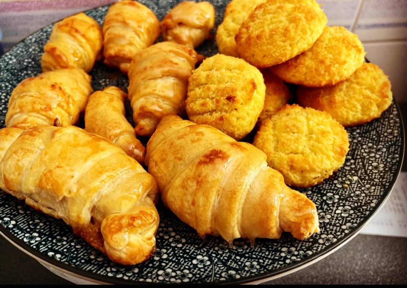 Mini croissants de mantequilla sin lactosa y coquitos caseros