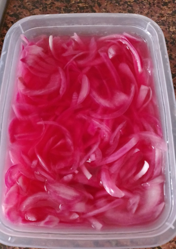 Una foto de Cebolla roja Encurtida