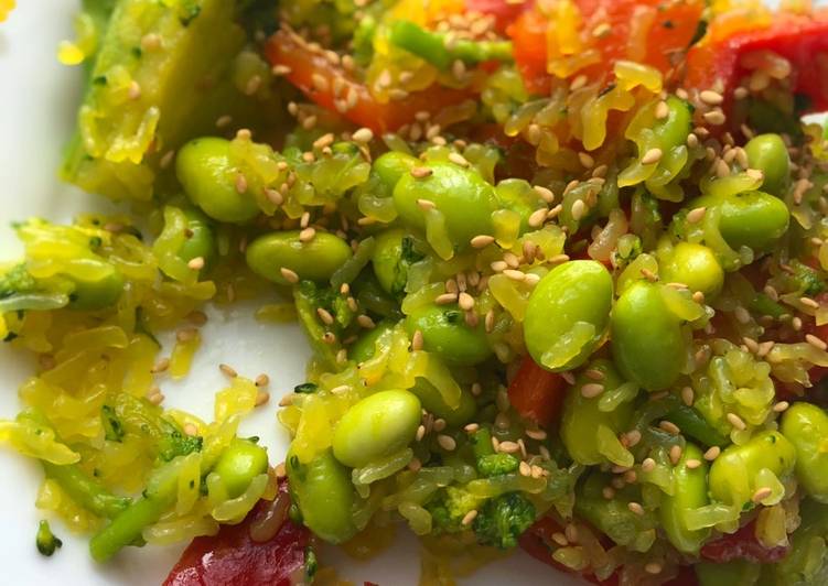 Riso shirataki con verdure e zafferano