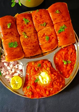 मुंबई फेमस रेस्टोरेंट स्टाइल पाव भाजी (विंटर स्पेशल) रेसिपी मुख्य फोटो