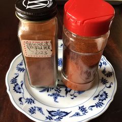 A picture of California Farm Winter Made Red Paprika Spice.