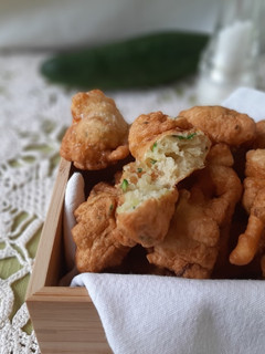 Foto di Frittelle salate con fiori di zucchina