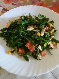 Una foto de Ensalada de maíz con atún