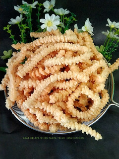Foto resep Akar Kelapa Wijen Tanpa Telur
