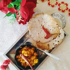 A picture of GLuten Free SORGHUM Flour Garlic Roti (jowar flour garlic Roti).
