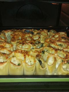 Una foto de Pastel de paccheri rellenos de verdura gratinados