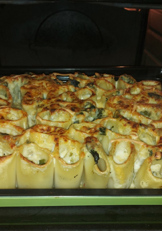 Una foto de Pastel de paccheri rellenos de verdura gratinados