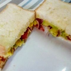 A picture of My simple avocado vegan sandwich.