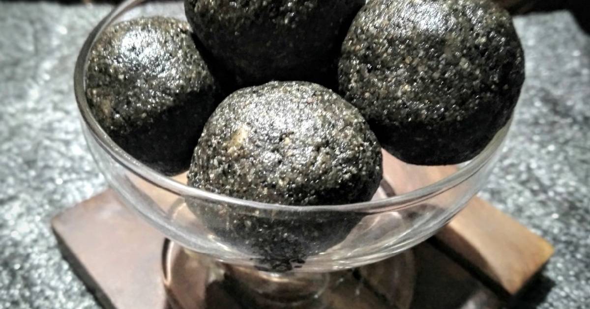 Black powdered sesame seed ladoo..... Recipe by Anitha (Annie) Cookpad