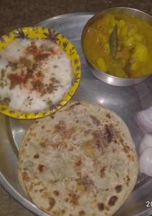 रोटी वाली लिट्टी (roti wali litti recipe in HIndi) रेसिपी मुख्य फोटो