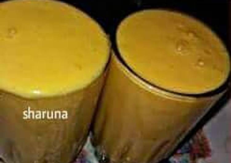 Mango lassi