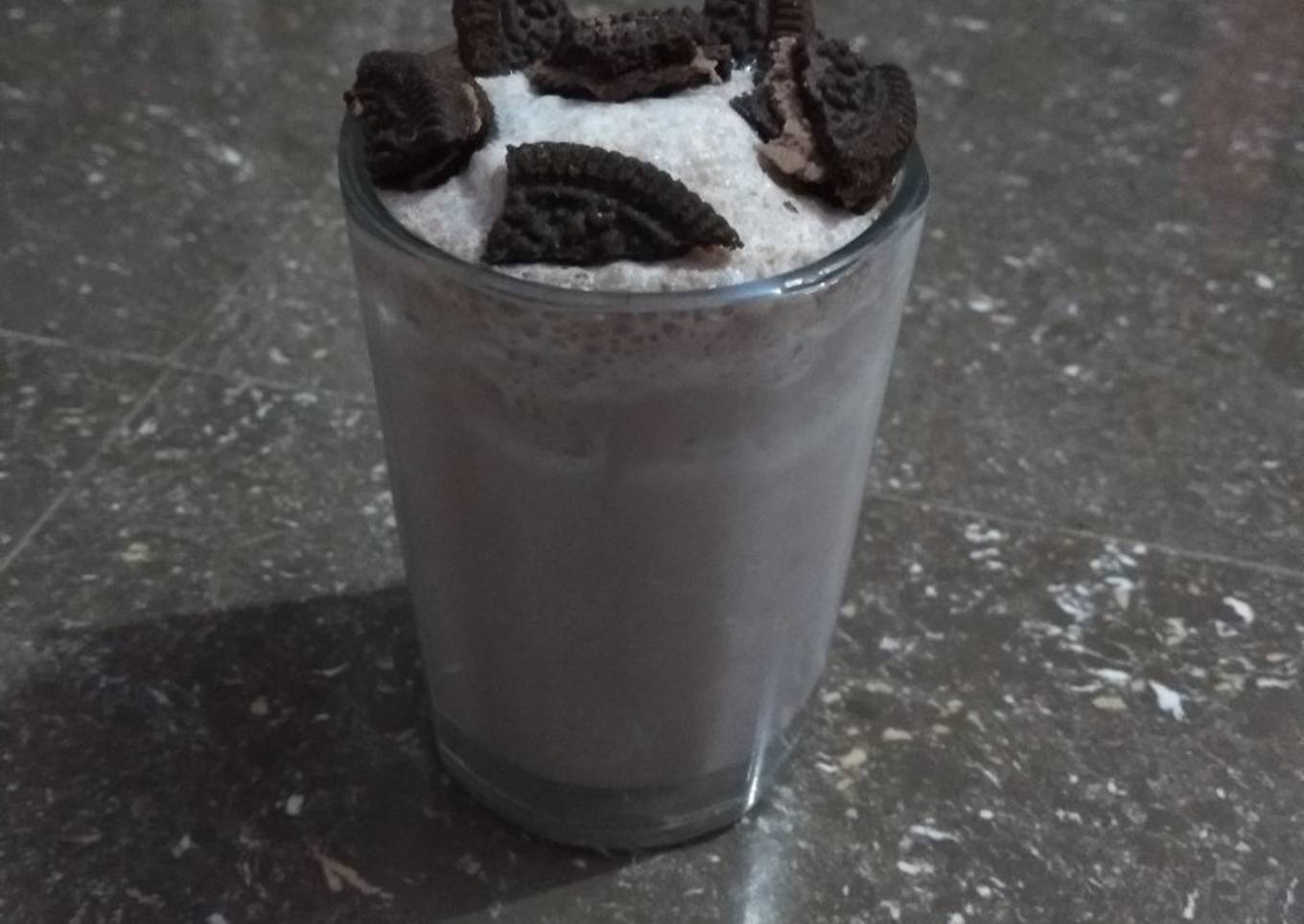 Oreo chocolate smoothie