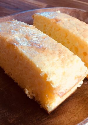 A picture of Lemon yoghurt pound cake.