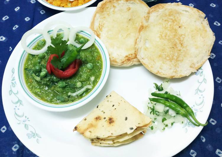 Easy Meal Ideas of Hariyali Pav Bhaji