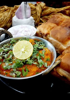 A picture of Pumpkin Pav Bhaji.