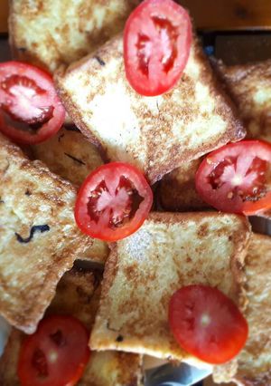 A picture of French toast.