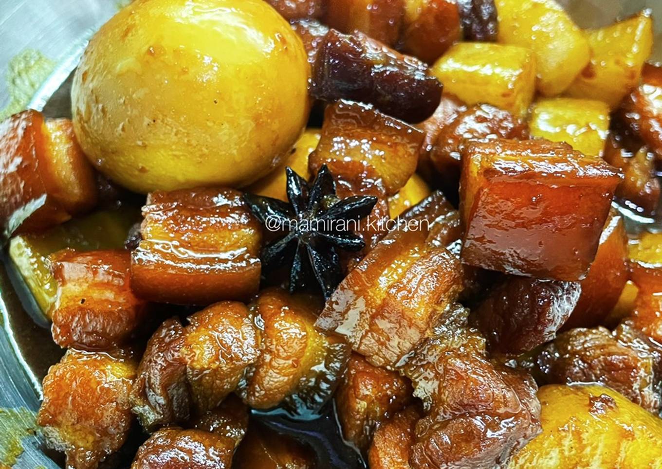 27. SAMCAN KECAP / BABI HONG (NON HALAL)