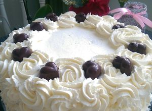 O poză a rețetei Tort de vanilie cu cremă de mascarpone și ananas.