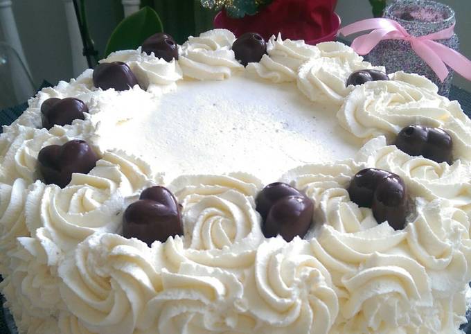 Opstå Berettigelse bælte Tort de vanilie cu cremă de mascarpone și ananas, rețetă de Alina's Tasty  Recipes - Rețete Cookpad