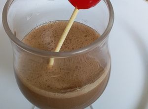 Una foto de Licor Fácil de Chocolate🍷🍵