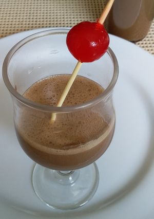 Una foto de Licor Fácil de Chocolate🍷🍵
