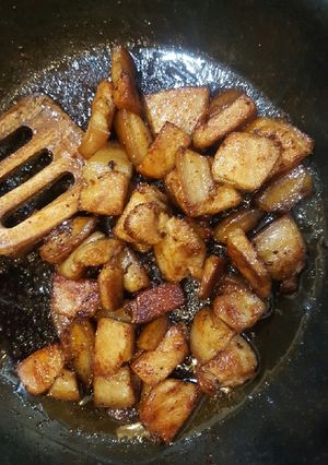 Hình của món Thịt rang cháy cạnh mặn ngọt đưa cơm.