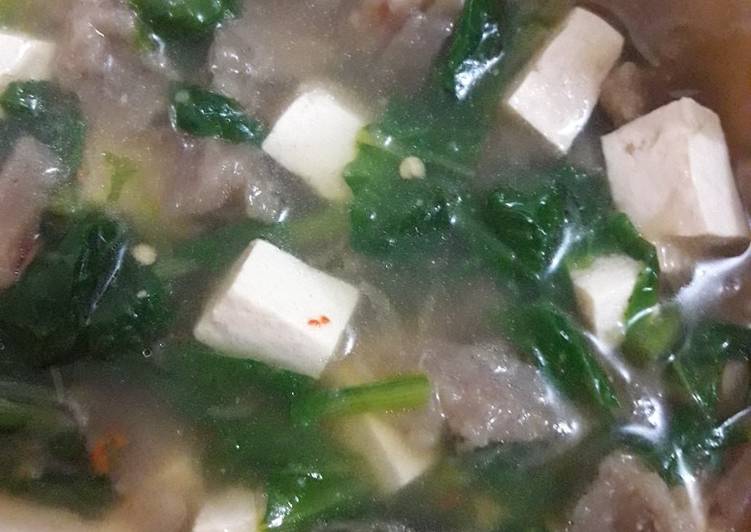 Sup batawi (bakso, tahu, sawi)