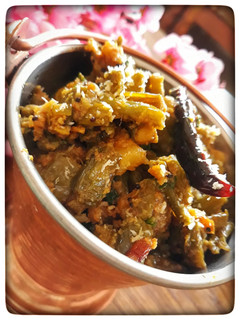 A picture of Beans in poppy paste.